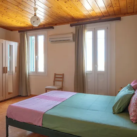 Patrai 3*
